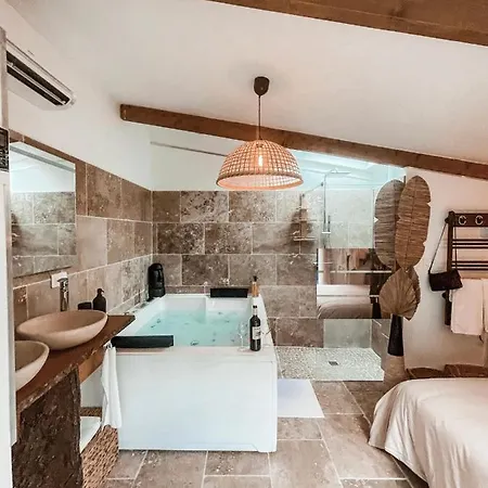 Couette-café Love&spa La Seyne-sur-Mer
