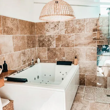 Love&spa Bed & Breakfast La Seyne-sur-Mer